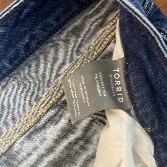 Torrid Blue Jean Shorts with Classic Medium-Wash plus size 22 - Picture 5 of 6